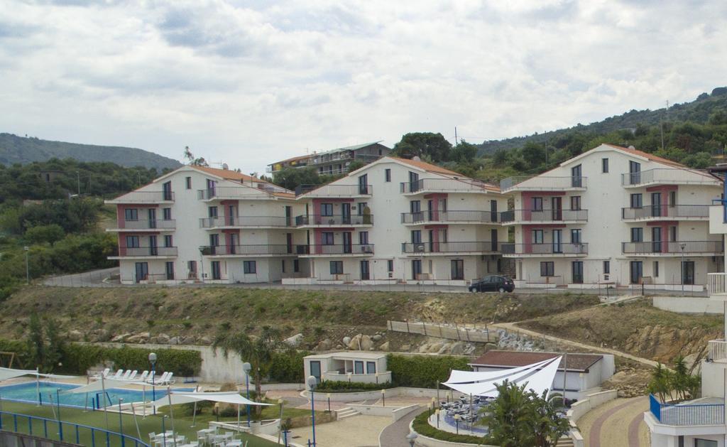 Tus'Hotel Apartments Tusa Exteriör bild